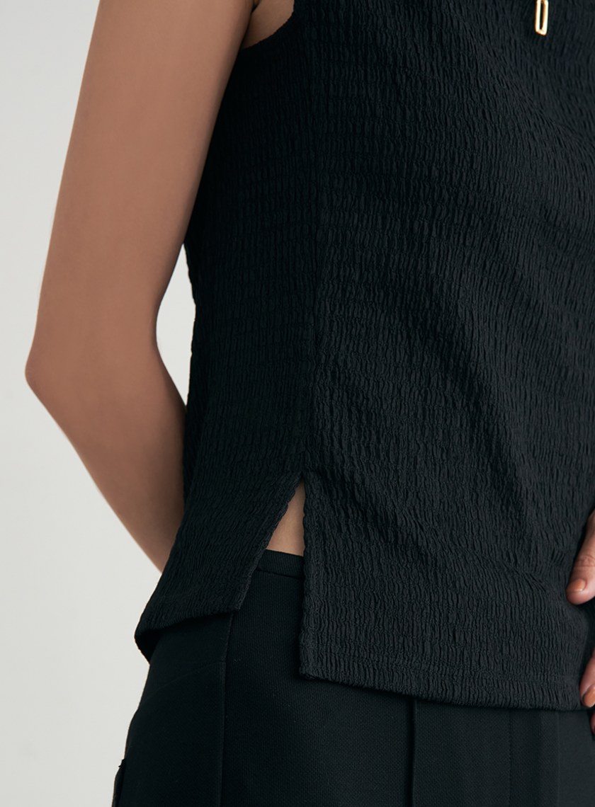 肌理感彈性無袖半高領上衣